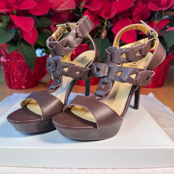 Bakers Brown Platform Sandal with Open Toe and High Heel - Picture 3 of 7